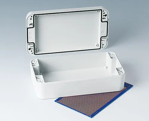 Internal fastening pillars for PCBs