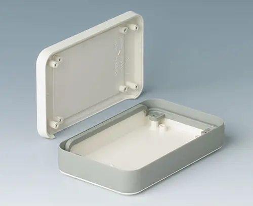 Simply insert the intermediate ring between bottom and top part and screw the case together